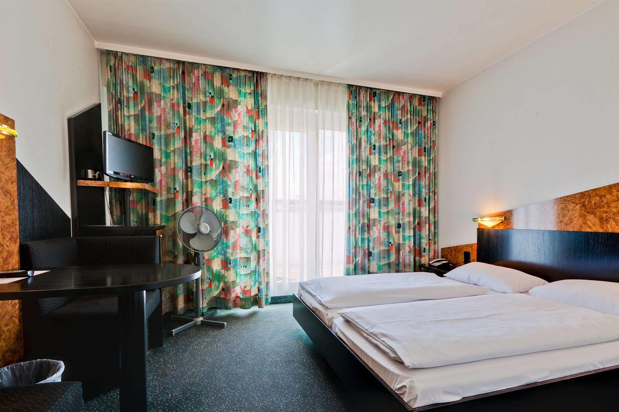 Hotel Astoria Stuttgart City Εξωτερικό φωτογραφία